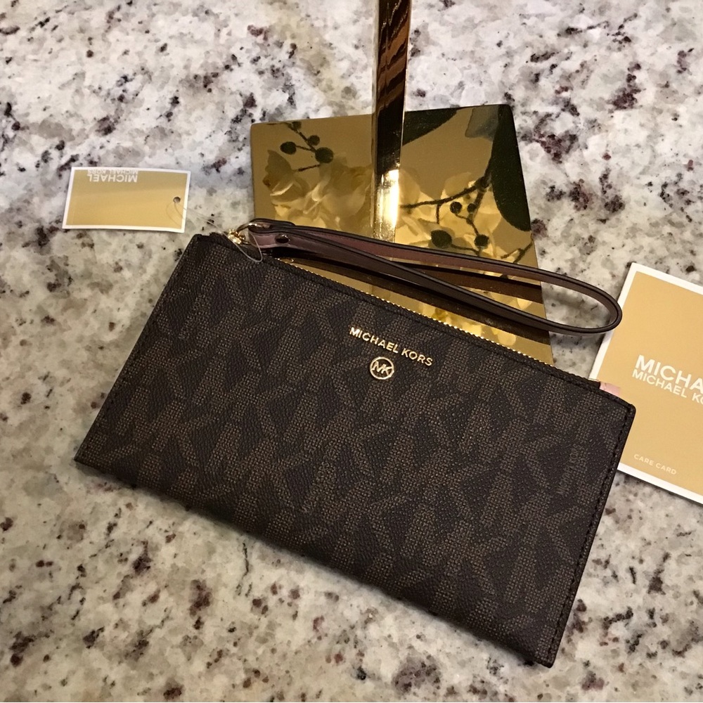 Michael Kors Small Zip Wristlet - NWT